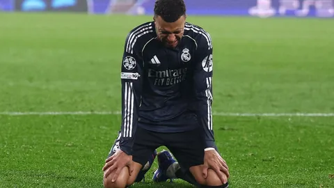 “英超焦点：福登助攻，斯通斯头球破门助球队获胜”